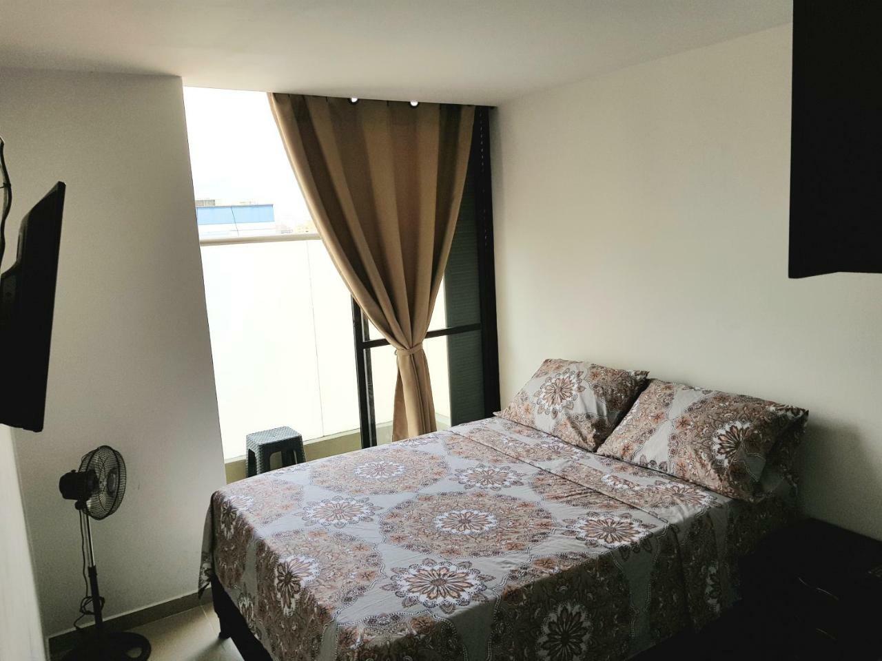 Apartasuites Medellin Los Molinos מראה חיצוני תמונה