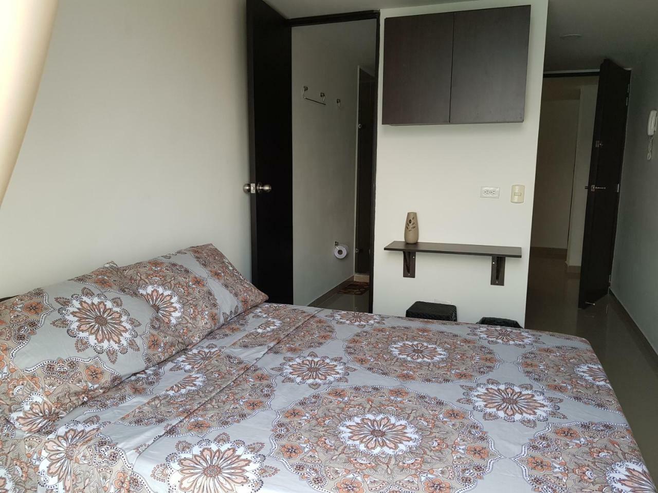 Apartasuites Medellin Los Molinos מראה חיצוני תמונה