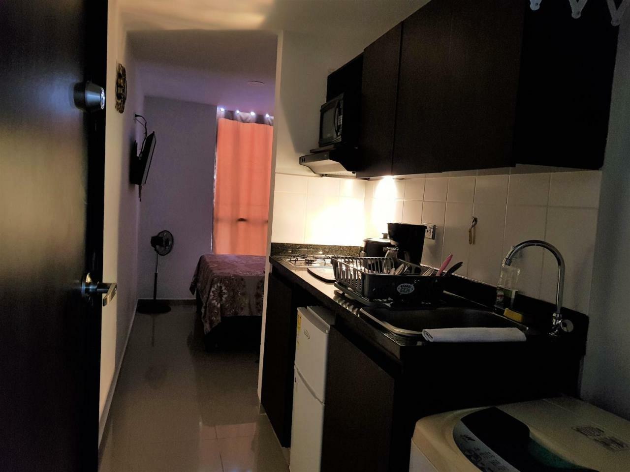 Apartasuites Medellin Los Molinos מראה חיצוני תמונה