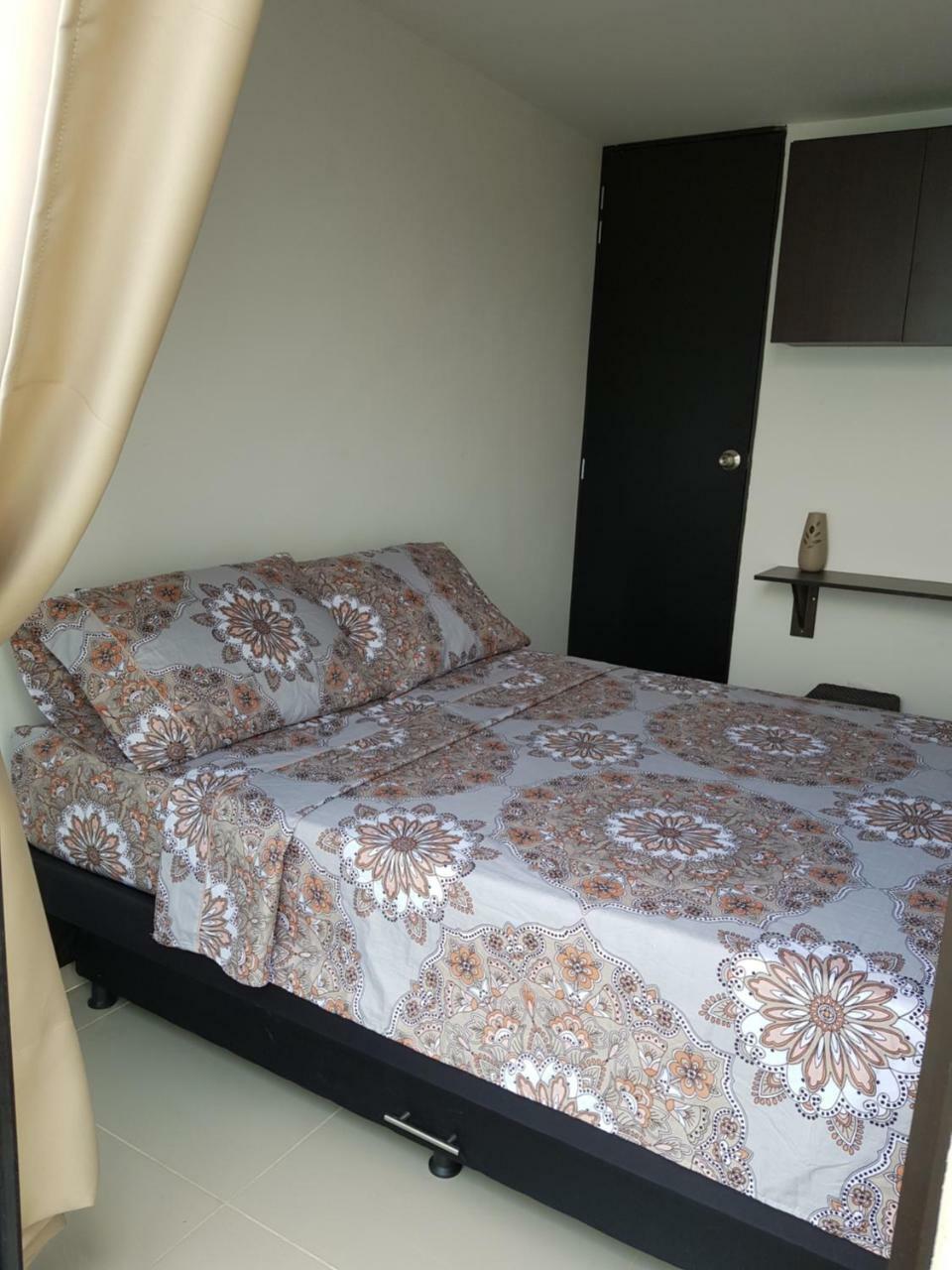 Apartasuites Medellin Los Molinos מראה חיצוני תמונה